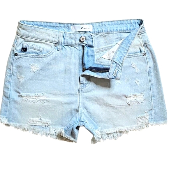 KanCan Zion Ultra High-Rise Distressed Shorts. Women's Size: W7/27x2.5L - Picture 3 of 10